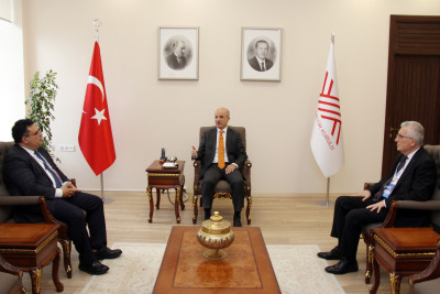 YÖDAK Başkanı Prof. Dr. Aykut Hocanın, YÖK Başkanı Prof. Dr. Erol Özvar ve YÖKAK Başkanı Prof. Dr. Kocabıçak ile bir araya geldi.