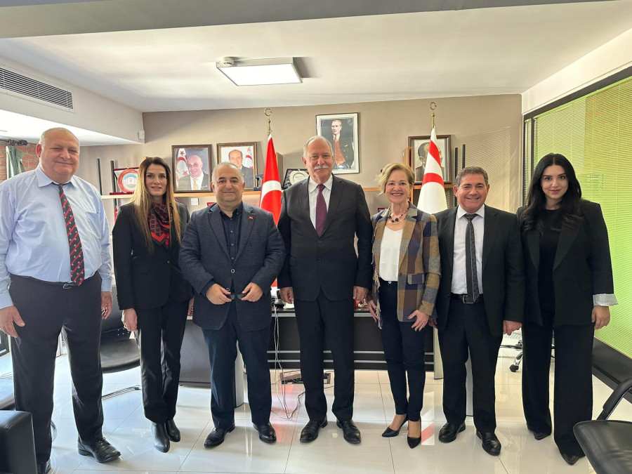 Onbeş Kasım Kıbrıs Üniversitesi Mütevelli Heyeti Başkanı ve Rektörlüğü, YÖDAK Başkanlığına bir nezaket ziyaretinde bulundu.